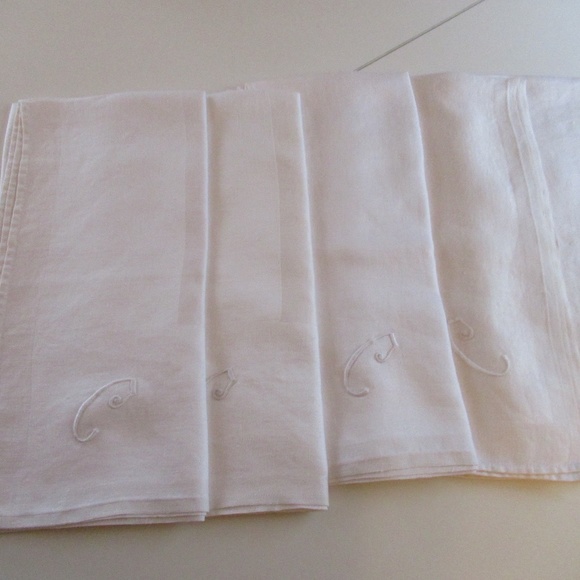 Monogrammed "C" cloth napkins - Picture 1 of 8